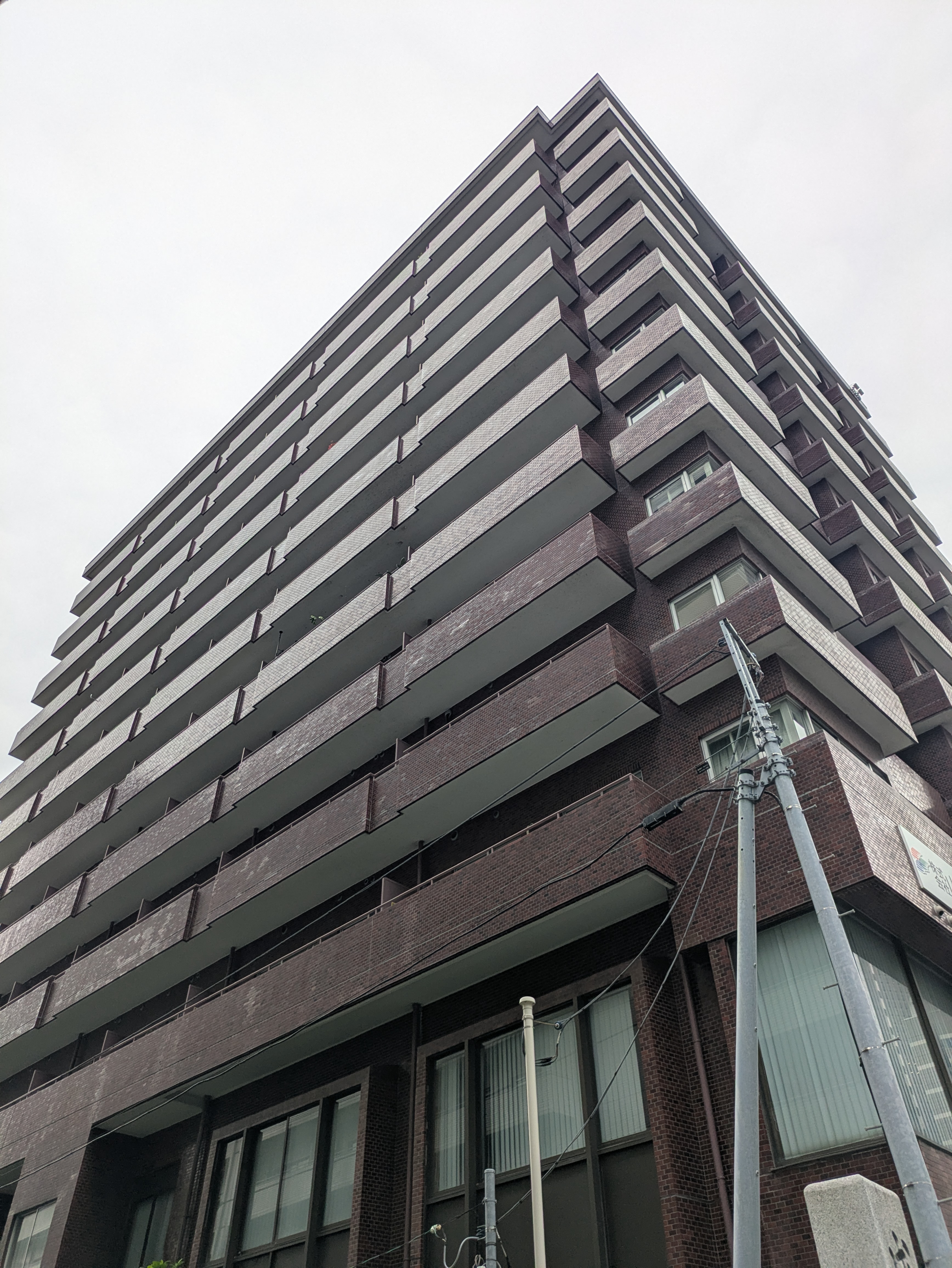 blog_img 老朽化マンションの再生を促す
