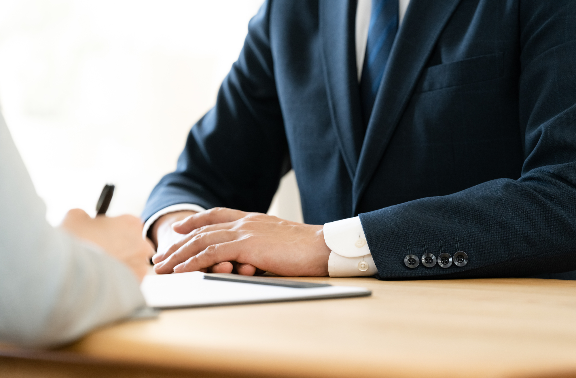 日本の商習慣と法規制の橋渡し